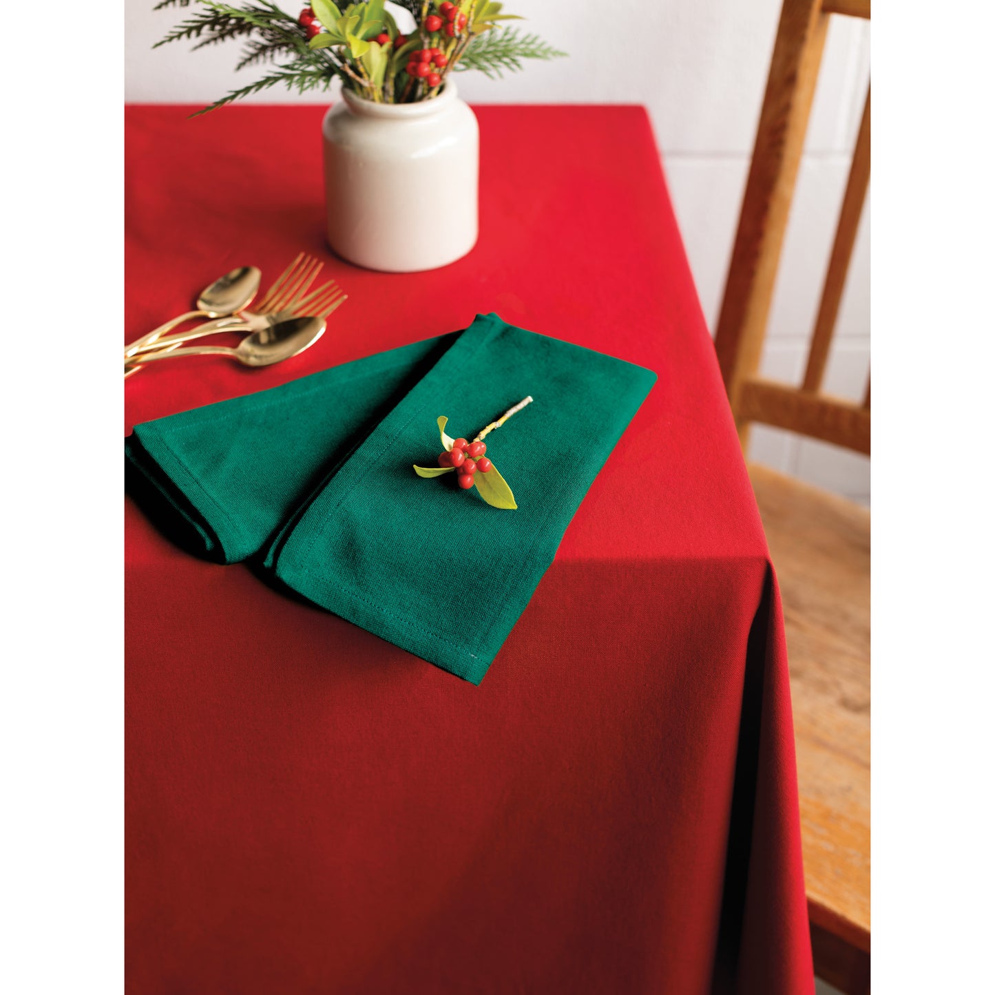 Spectrum Tablecloth Chili Red 60 x 120 inch