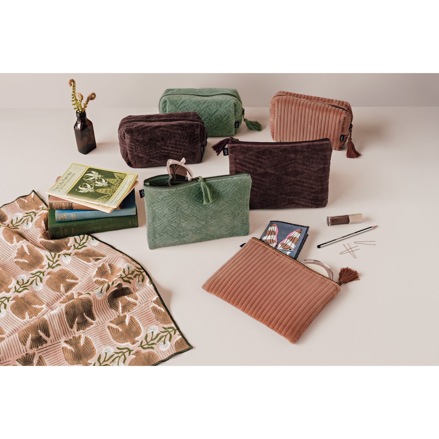 Jade Quilted Velvet Flat Pouch